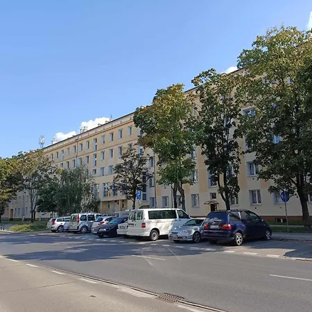 Przy Rondzie Wiatraczna Kwatera prywatna *